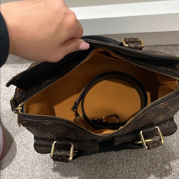 Louis Vuitton Manhattan MM monogram with black leather - Picture 4 of 11